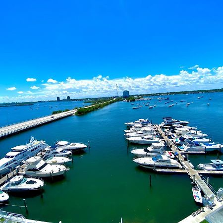 Premium Modern Waterfront Apartment With Miami Skyline View On The Bay 5 Mins Drive To Miami Beach With Free Parking Eksteriør billede