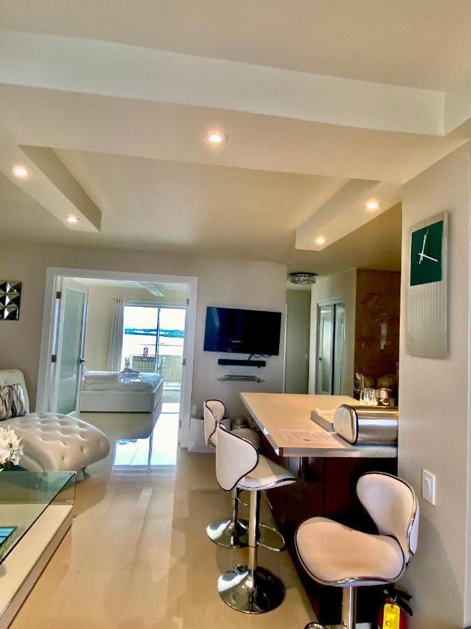 Premium Modern Waterfront Apartment With Miami Skyline View On The Bay 5 Mins Drive To Miami Beach With Free Parking Eksteriør billede