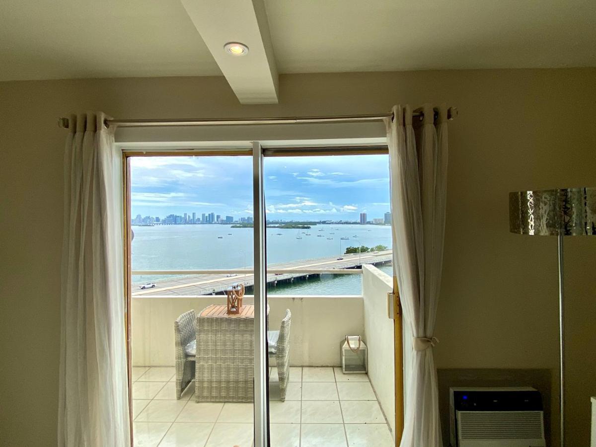 Premium Modern Waterfront Apartment With Miami Skyline View On The Bay 5 Mins Drive To Miami Beach With Free Parking Eksteriør billede