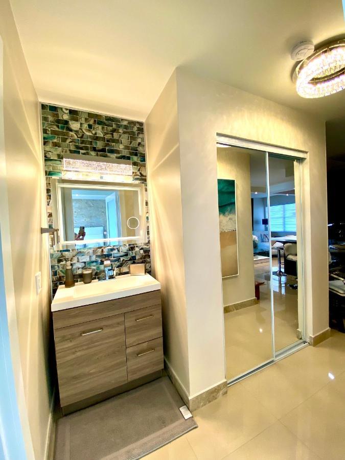 Premium Modern Waterfront Apartment With Miami Skyline View On The Bay 5 Mins Drive To Miami Beach With Free Parking Eksteriør billede
